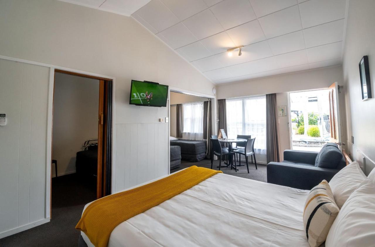 Motel Aura