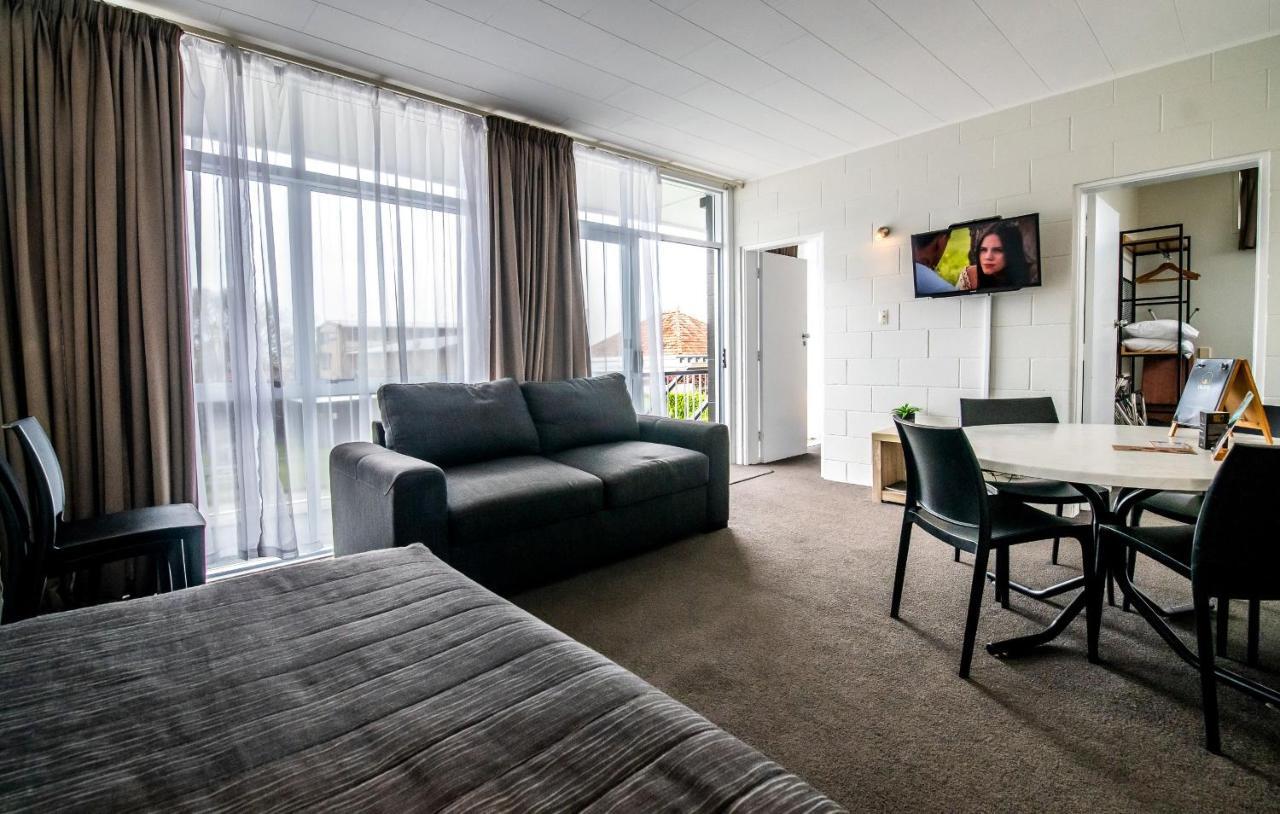 Aura Motel